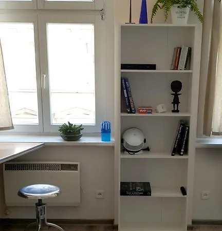 Bluegrayorange Apartment